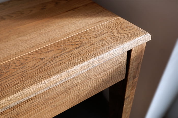 cudownie wykończona w szczotkowanym dębie toaletka z kolekcji Altea