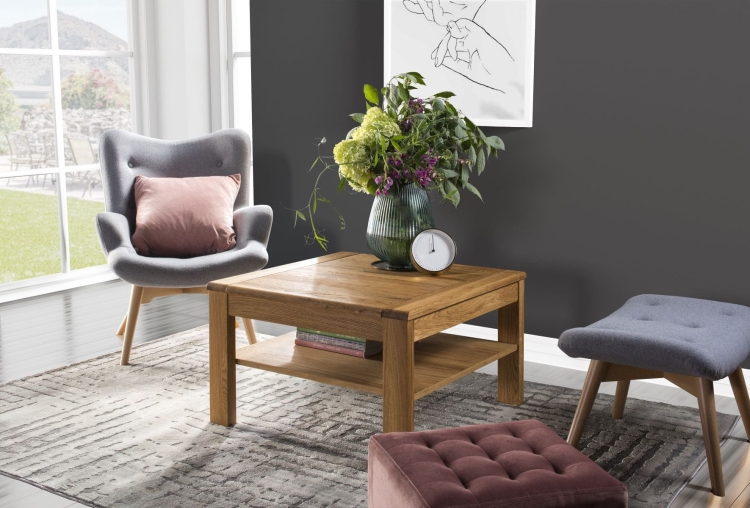 mały stolik kawowy w dębowej odsłonie Altea