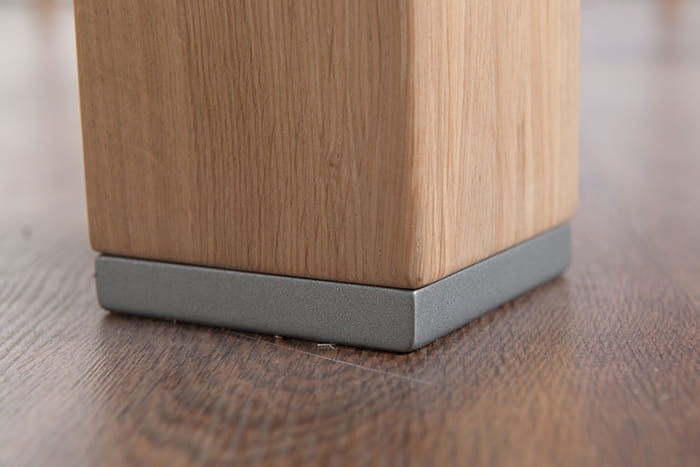 dębowe nogi stołu rozkładanego do pokoju dziennego Altea