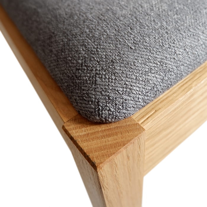 krzesło dębowe do jadalni z tapicerką