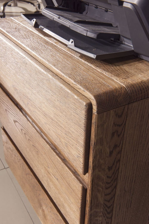 kontenerek na kółkach z kolekcji drewnianych mebli Altea