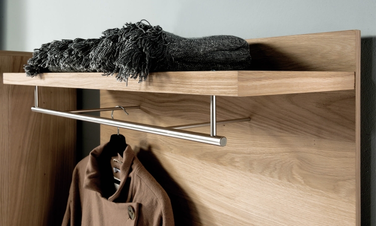 dębowy wieszak z drążkiem do przedpokoju Milo