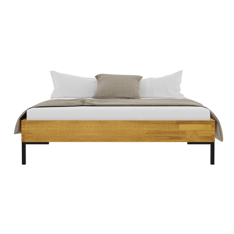 Czarne metalowe nogi łóżka Yoko 180x200, smukłe, styl industrialny, zapewniające lekkość wizualną i stabilność.