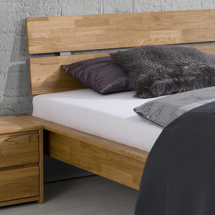 sypialniane łóżko dębowe w klasycznym stylu.jpg