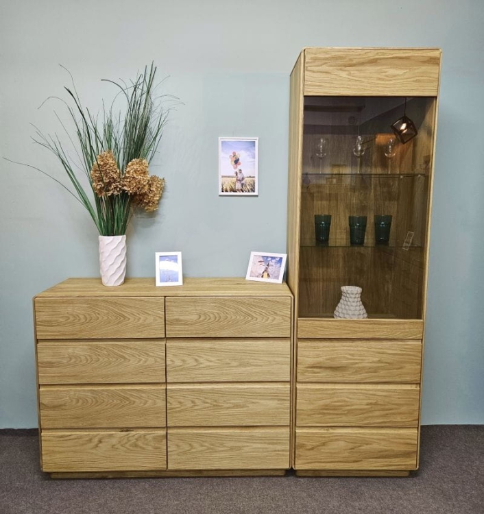 dębowa witryna do salony z kolekcji altea.jpg