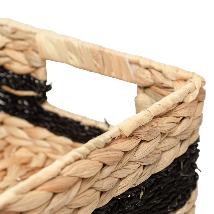 Detal uchwytu i plecionki zamykanego kosza z hiacyntu.