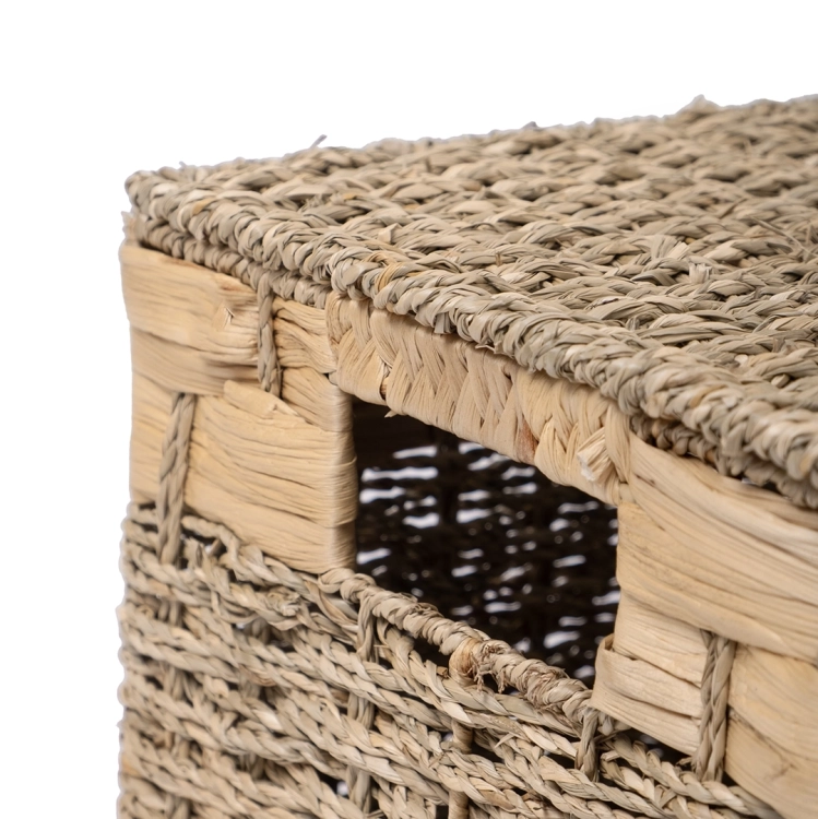 Zbliżenie na gruby, wytrzymały splot hiacyntu wodnego w koszu rozmiaru L